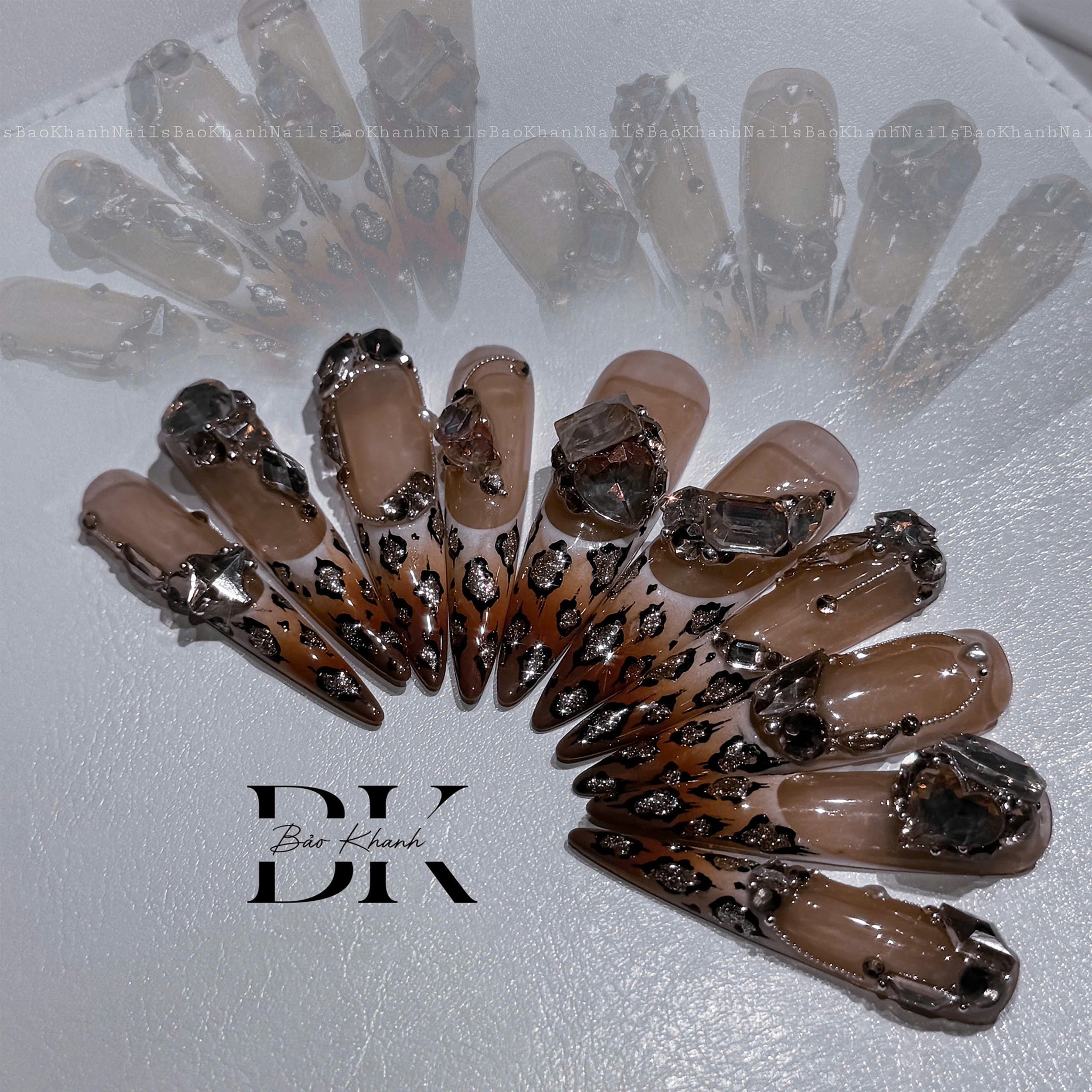 Handmade Luxury Crystal Stiletto Nails – Elegant 3D Rhinestone Nail Art for Glamorous Look