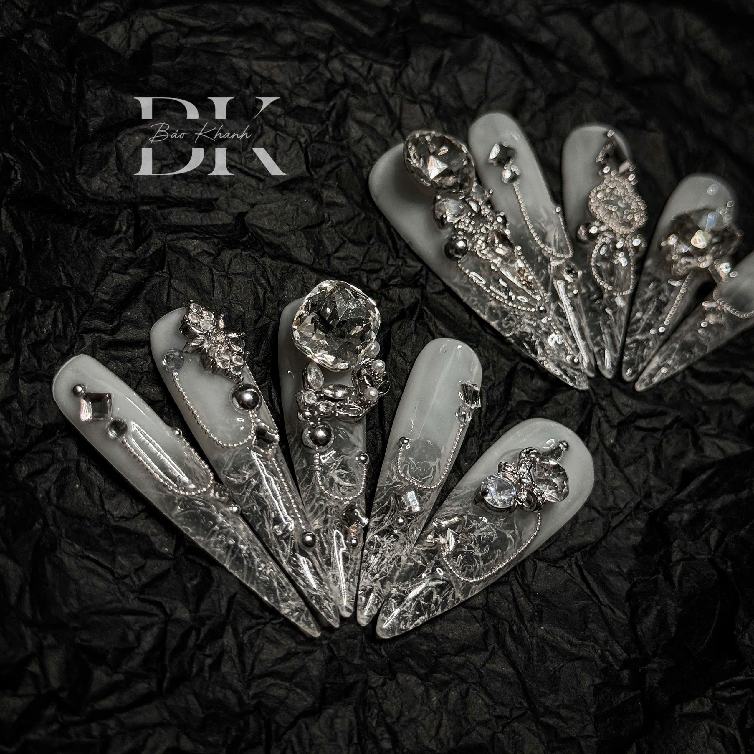 Handmade Luxury Crystal Stiletto Press-On Nails – Elegant 3D Rhinestone Nail Art