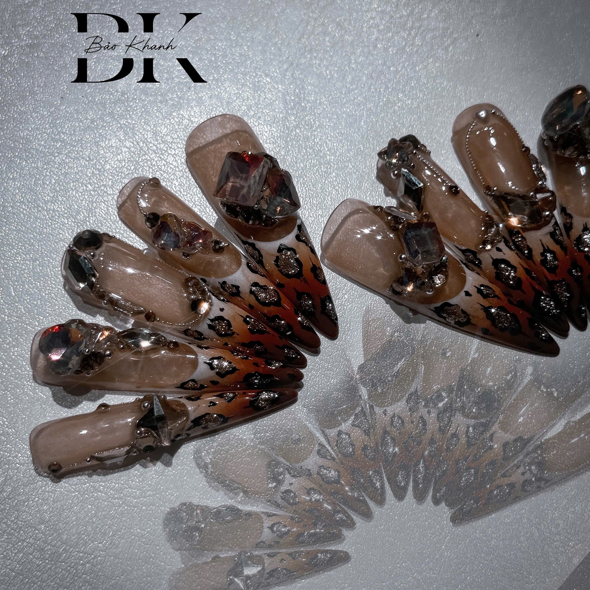 Handmade Luxury Crystal Stiletto Nails – Elegant 3D Rhinestone Nail Art for Glamorous Look