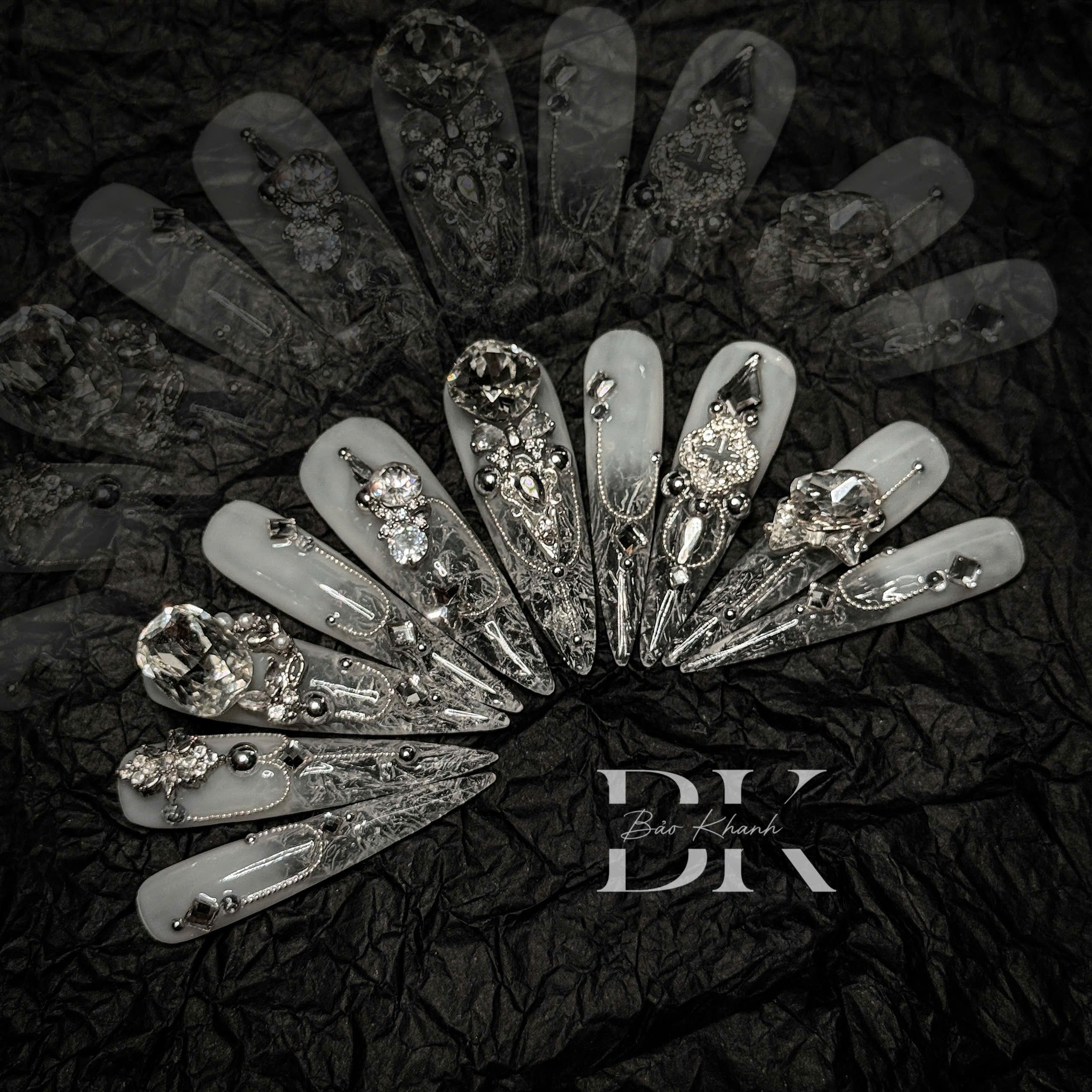 Handmade Luxury Crystal Stiletto Press-On Nails – Elegant 3D Rhinestone Nail Art